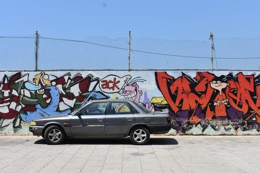 L'emplacement de la barre transversale sur une voiture